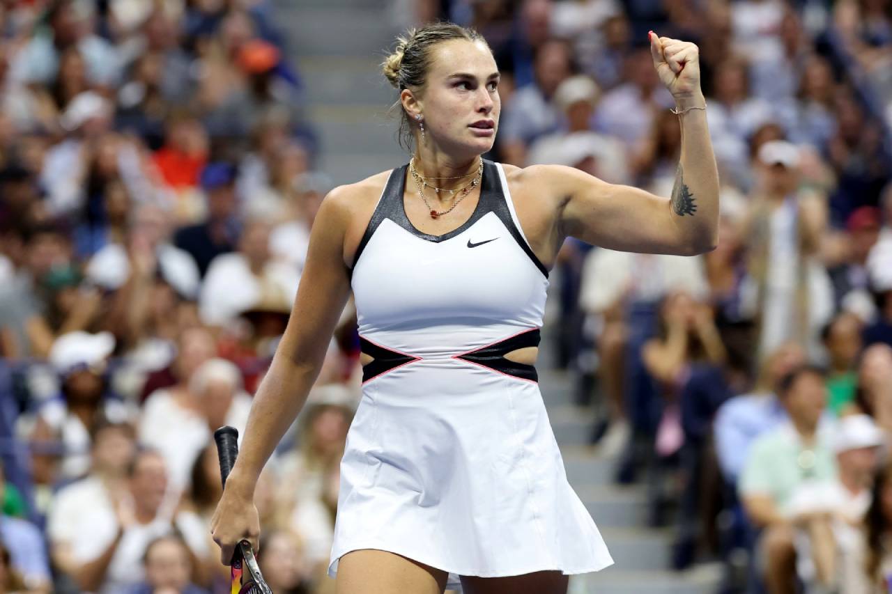 Aryna Sabalenka US Open 2025 Winner with Trophy